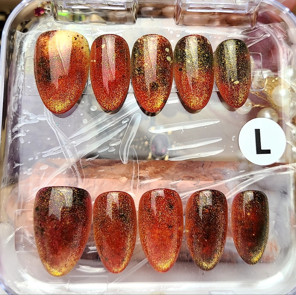 Watercolor Cateye Press-on Nail Set | DIY At Home Manicure | Easy & Reusable